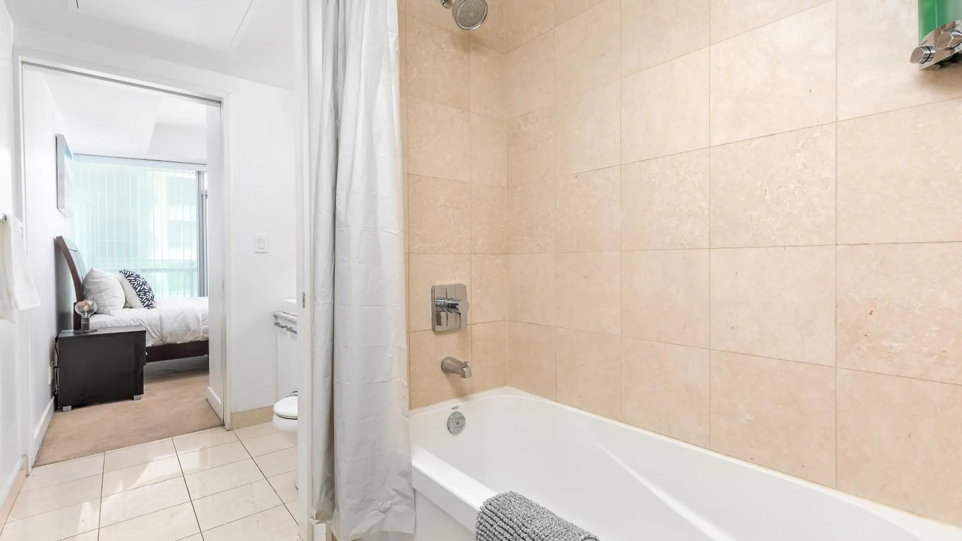 Apartment Downtown Toronto 2 Bedroom
