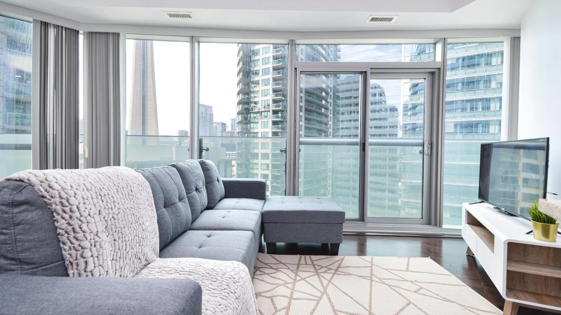 Downtown Toronto 2 Bedroom