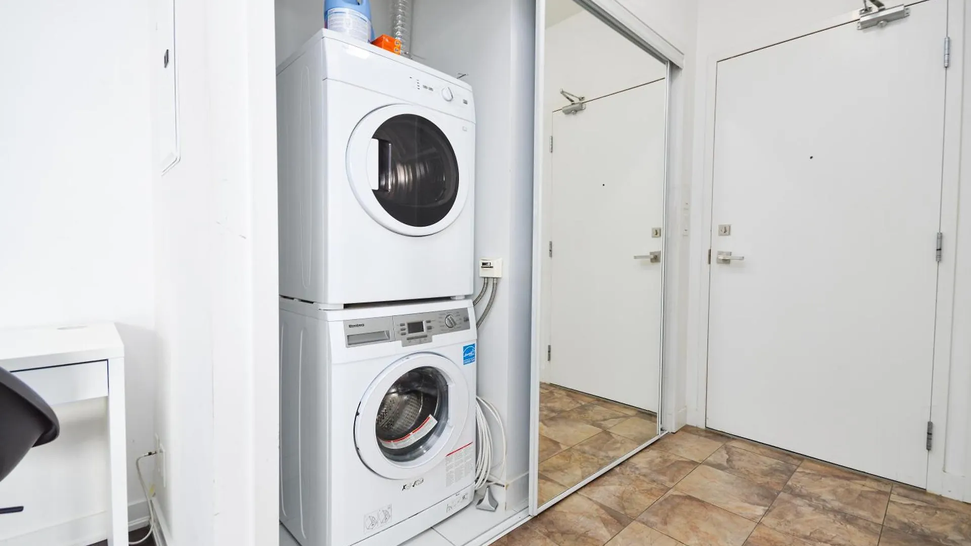 Downtown Toronto 2 Bedroom 0*,