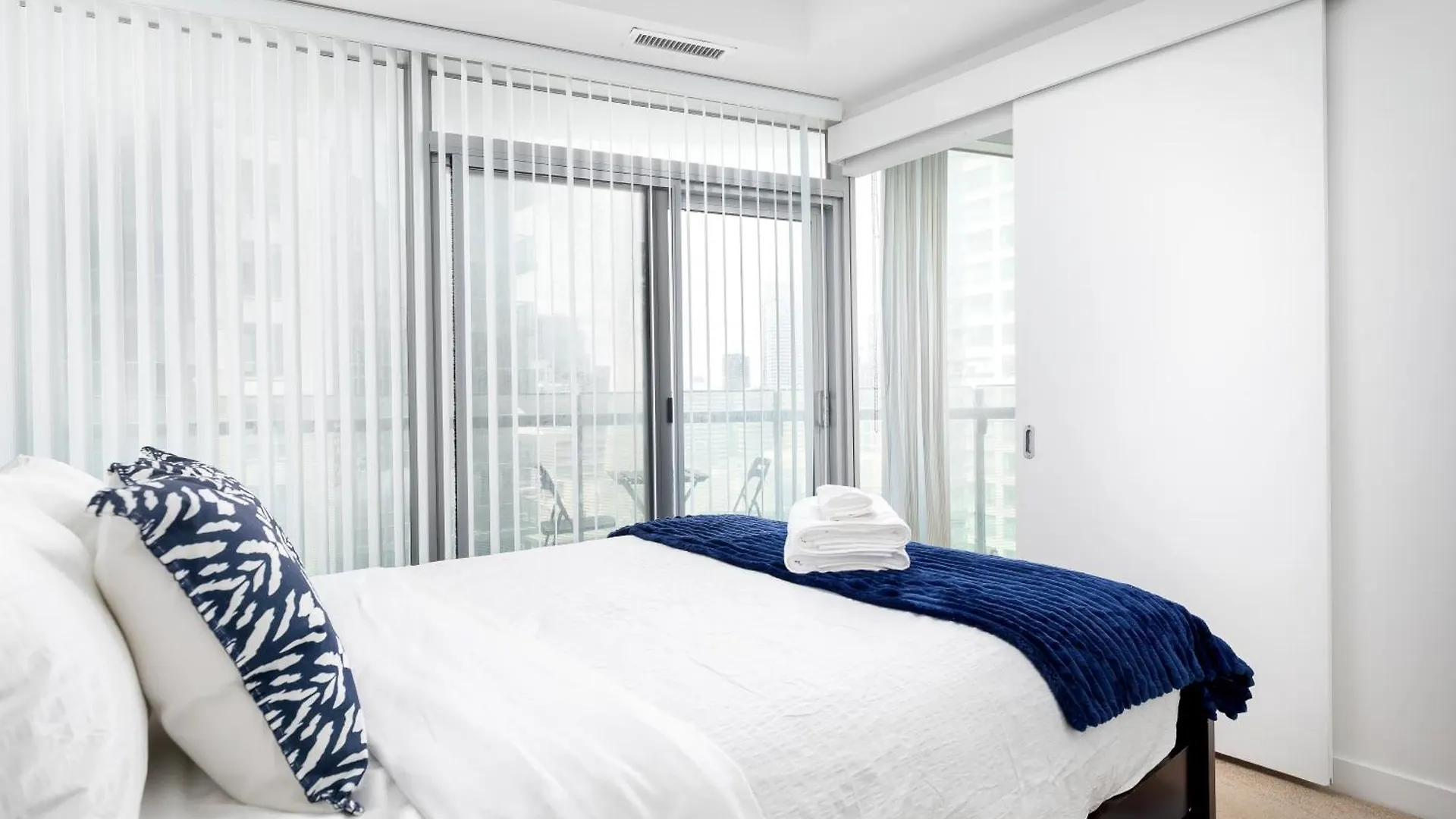Downtown Toronto 2 Bedroom 0*,  Canada