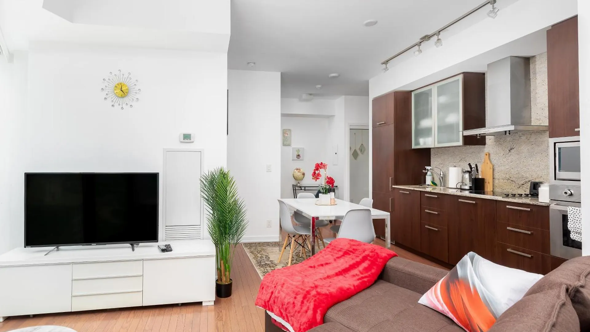 Downtown Toronto 2 Bedroom 0*,  Canada