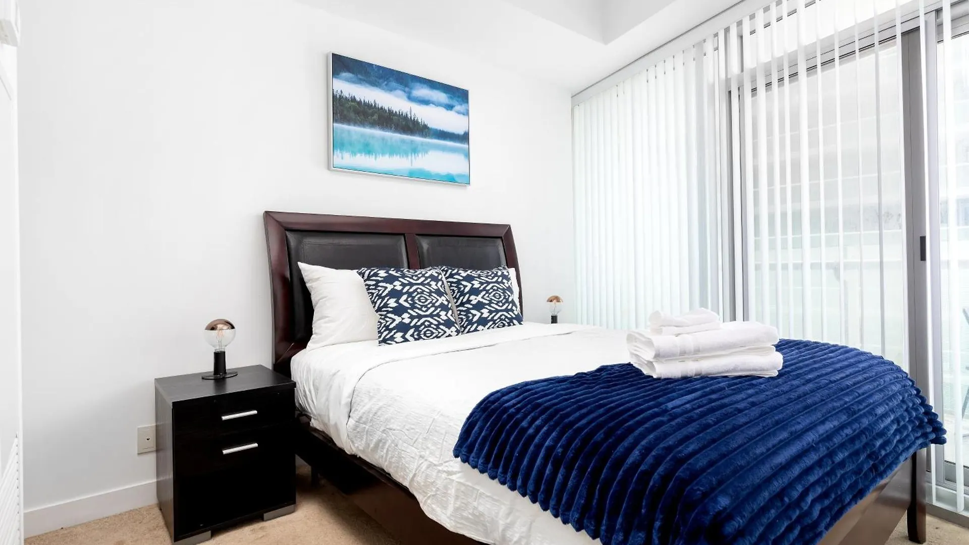 Apartment Downtown Toronto 2 Bedroom Canada